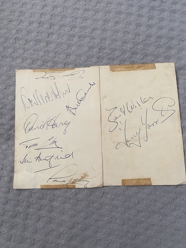 Leeds united autographs 1970s - leeds,